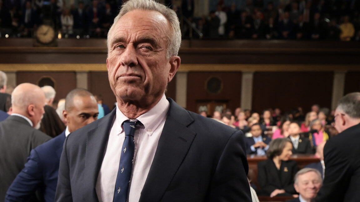 "RFK Jr. has lied to the Senate": Lawmakers call for criminal probe, ouster - Ars Technica