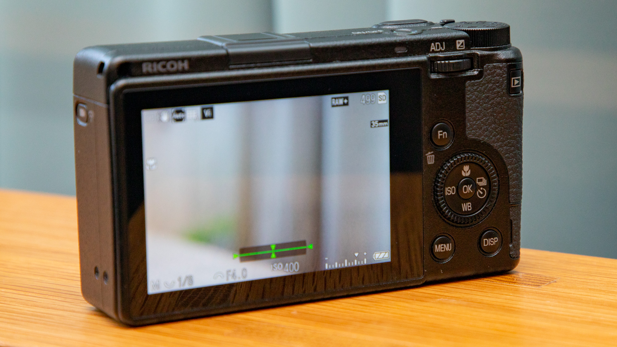 Market Trends: Where Compact Cameras Are Heading - visual representation