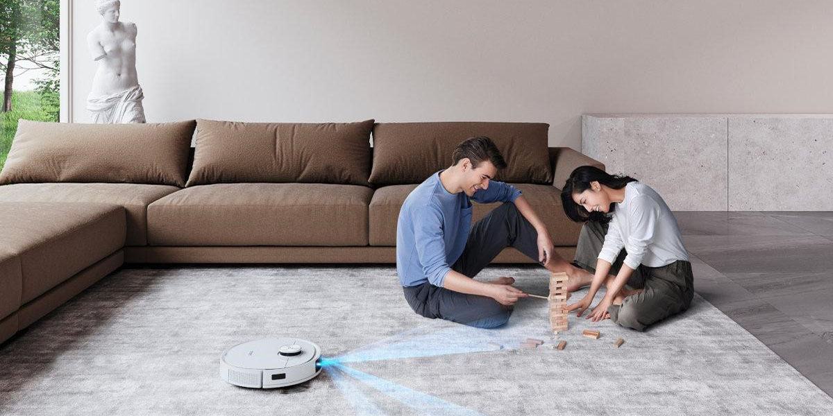 Comparison Table: Hovering vs. Traditional Robot Vacuums - visual representation