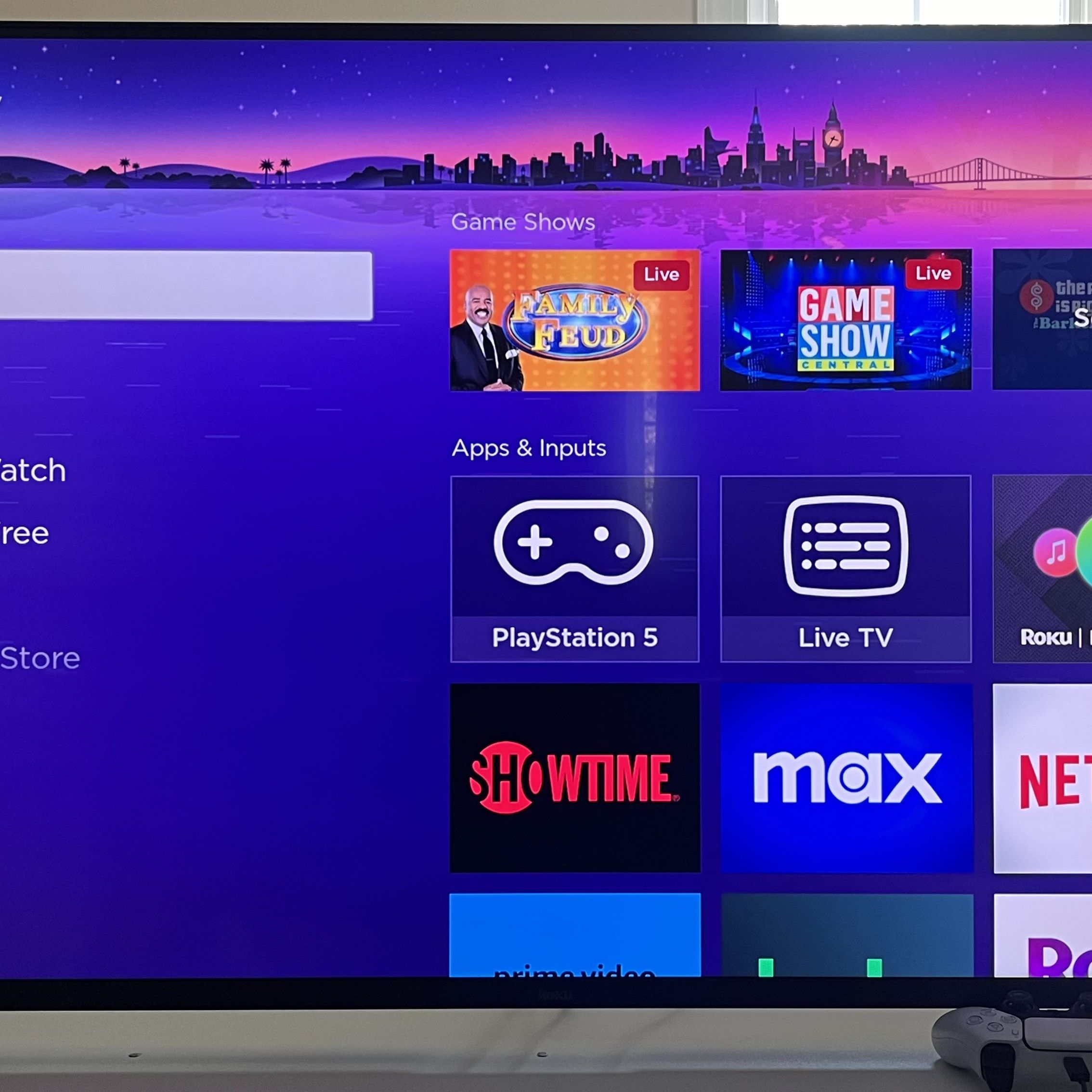 Comparing Roku to Competitors in the Free Streaming Space - visual representation