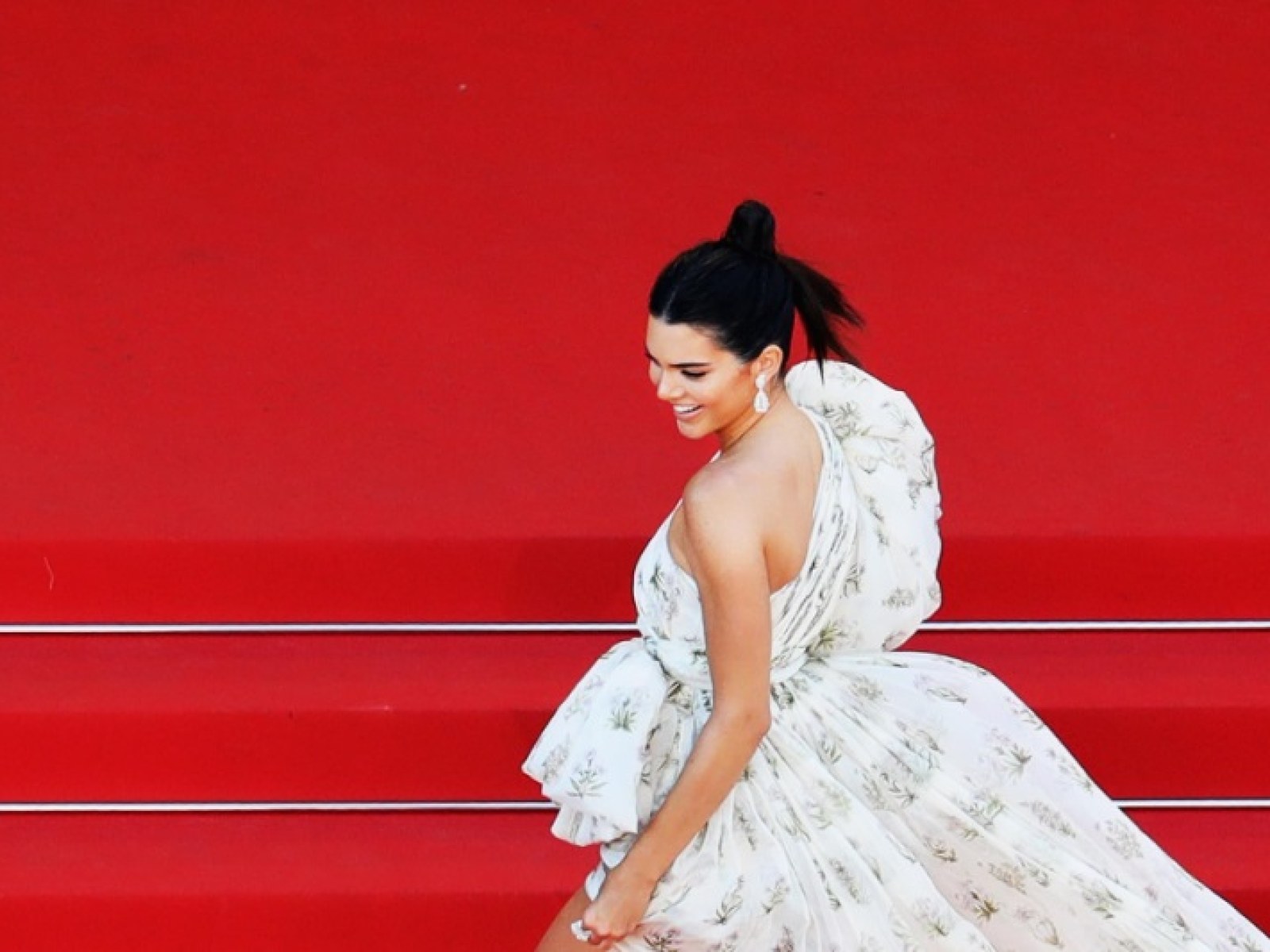 The Compute Challenge: Why CoreWeave Matters - visual representation