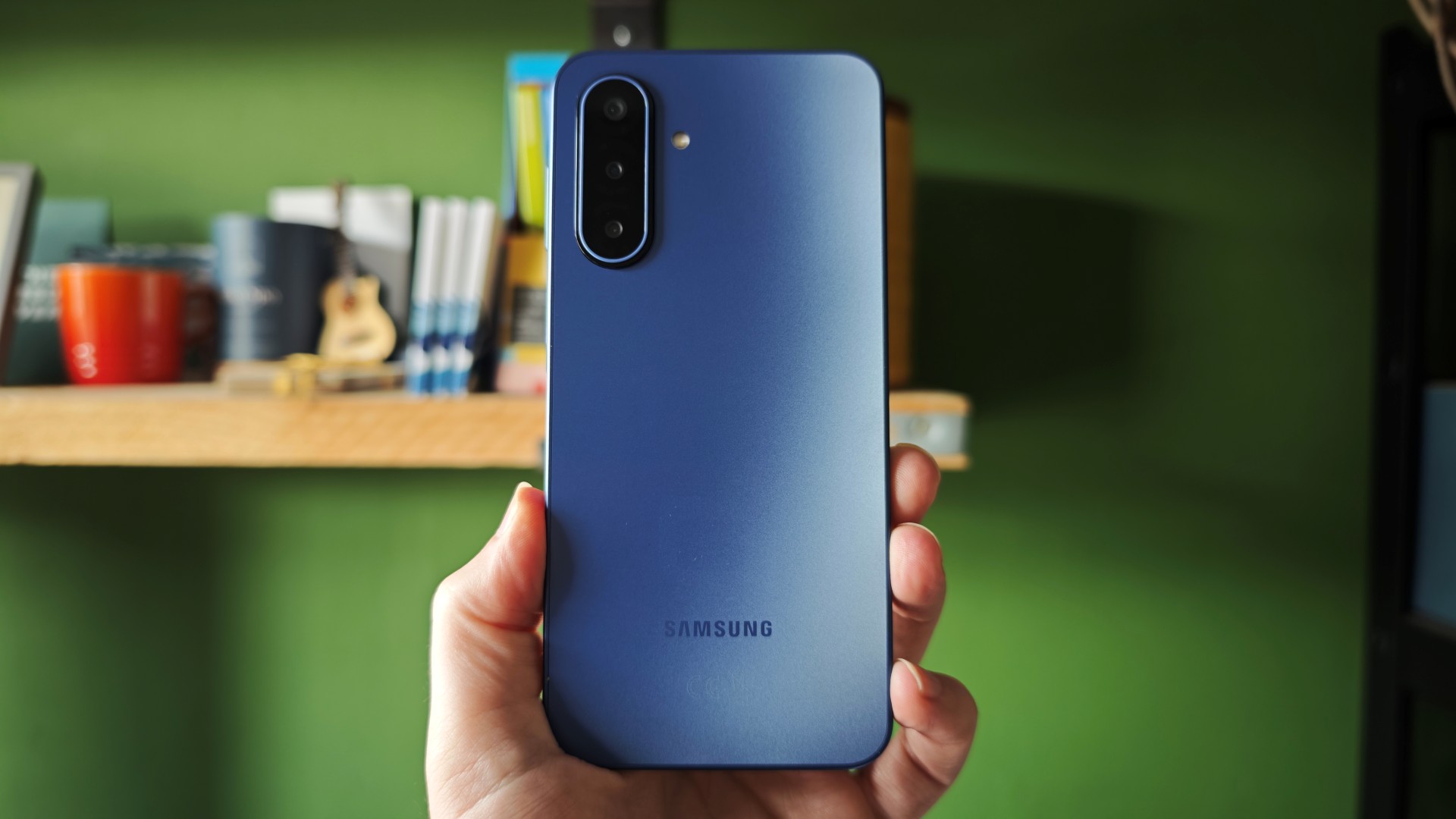 Software and User Experience: Stock Android with Samsung Touches - visual representation