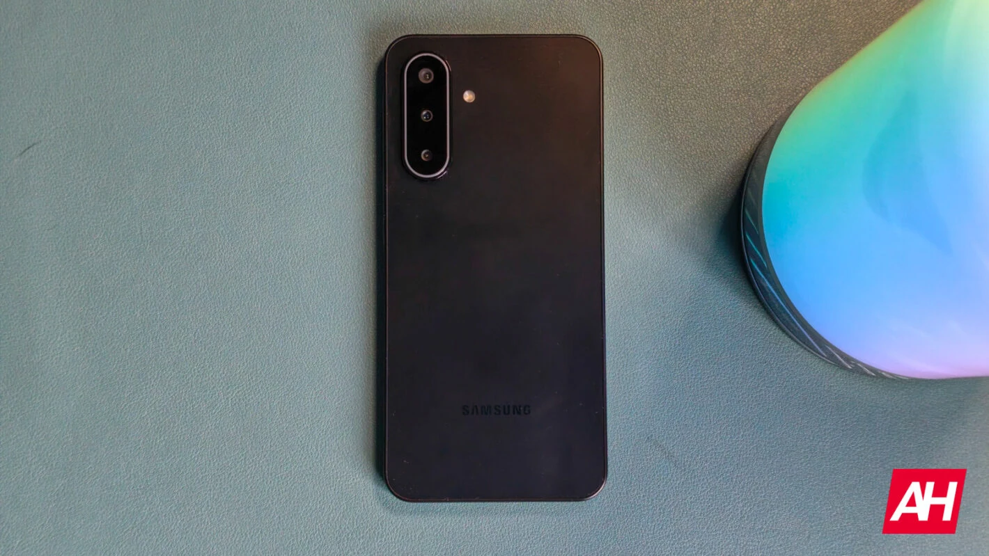 Storage and Expandability: Micro SD Slot Is Appreciated - visual representation