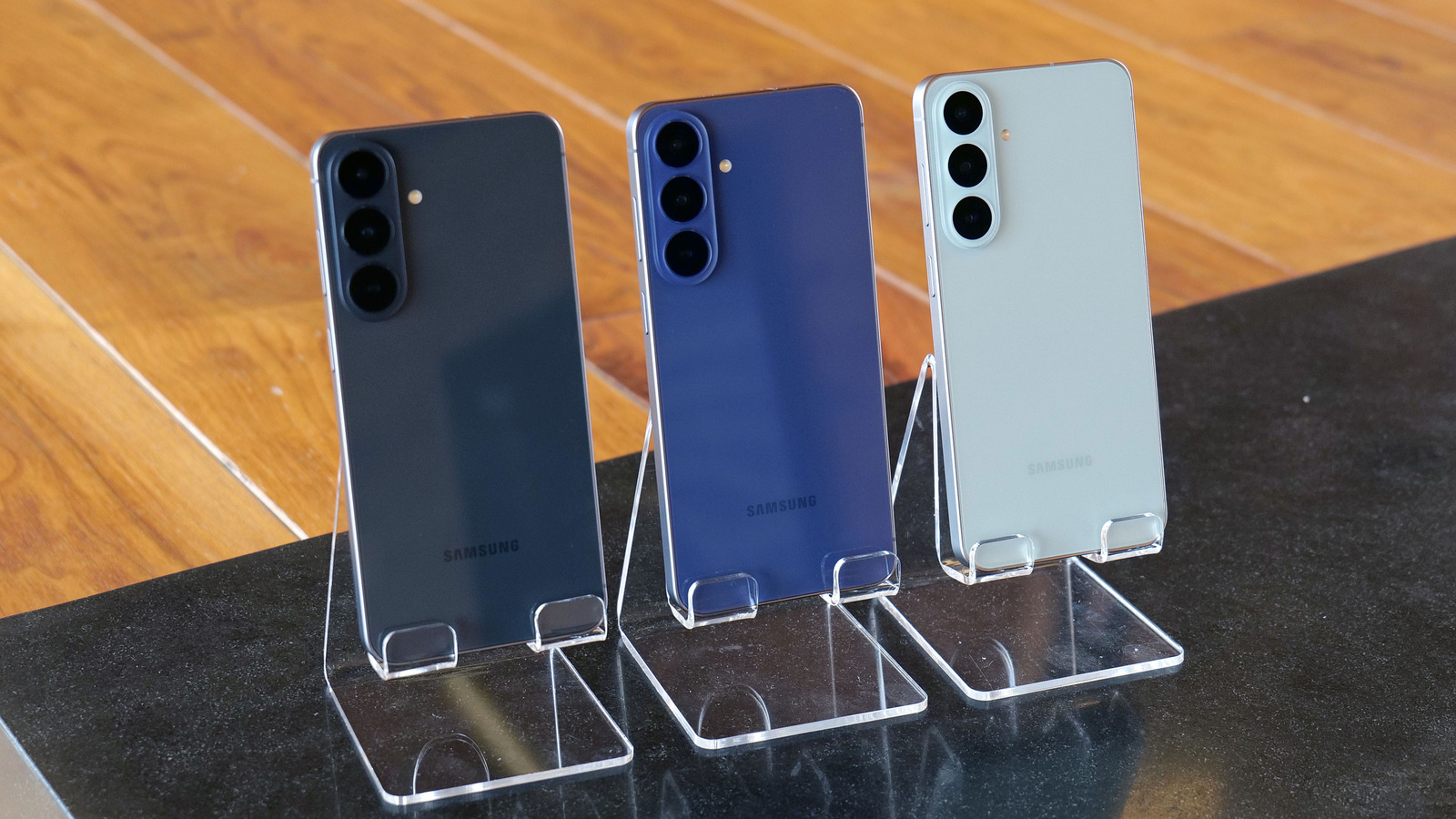Samsung Galaxy S26 FE vs S25 FE: In-Depth Comparison & Alternatives 2025