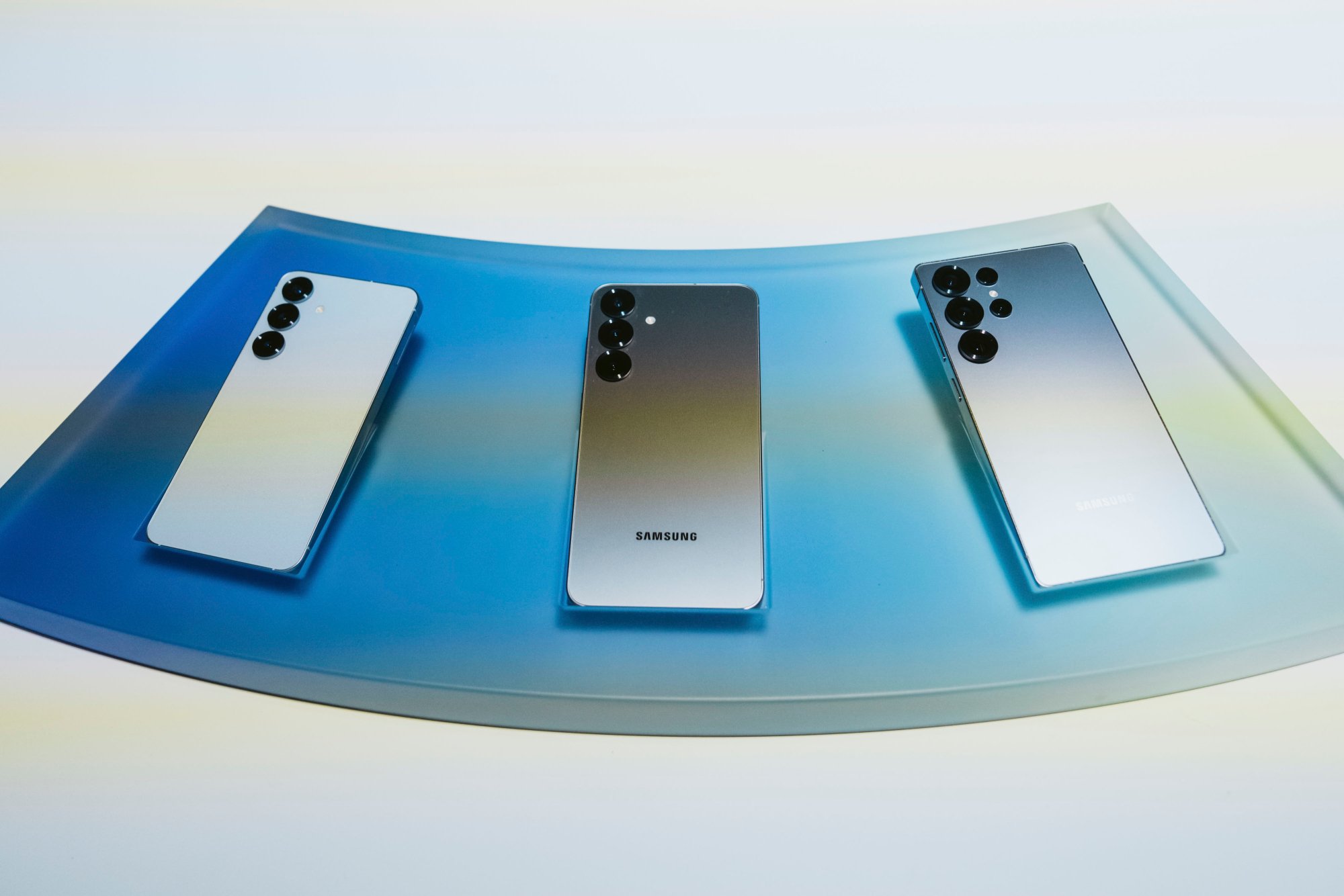 Pre-Unpacked Hype: The Leak Landscape - visual representation