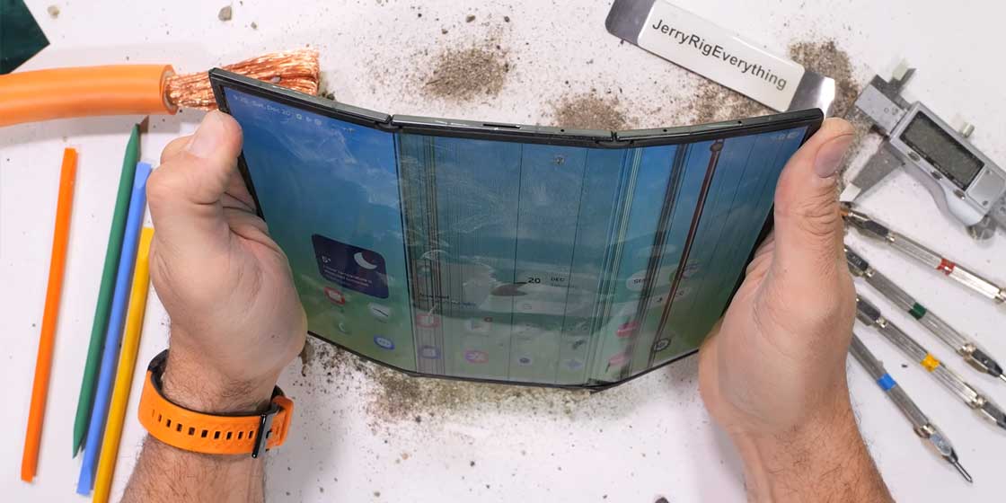 Drop Test Reality: How the Tri-Fold Handles Falls - visual representation