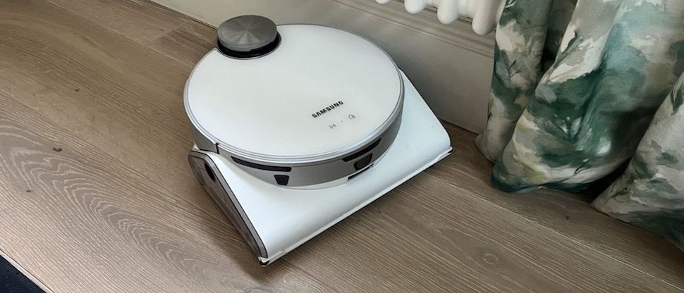 Comparison to Competing Robot Vacuums - visual representation