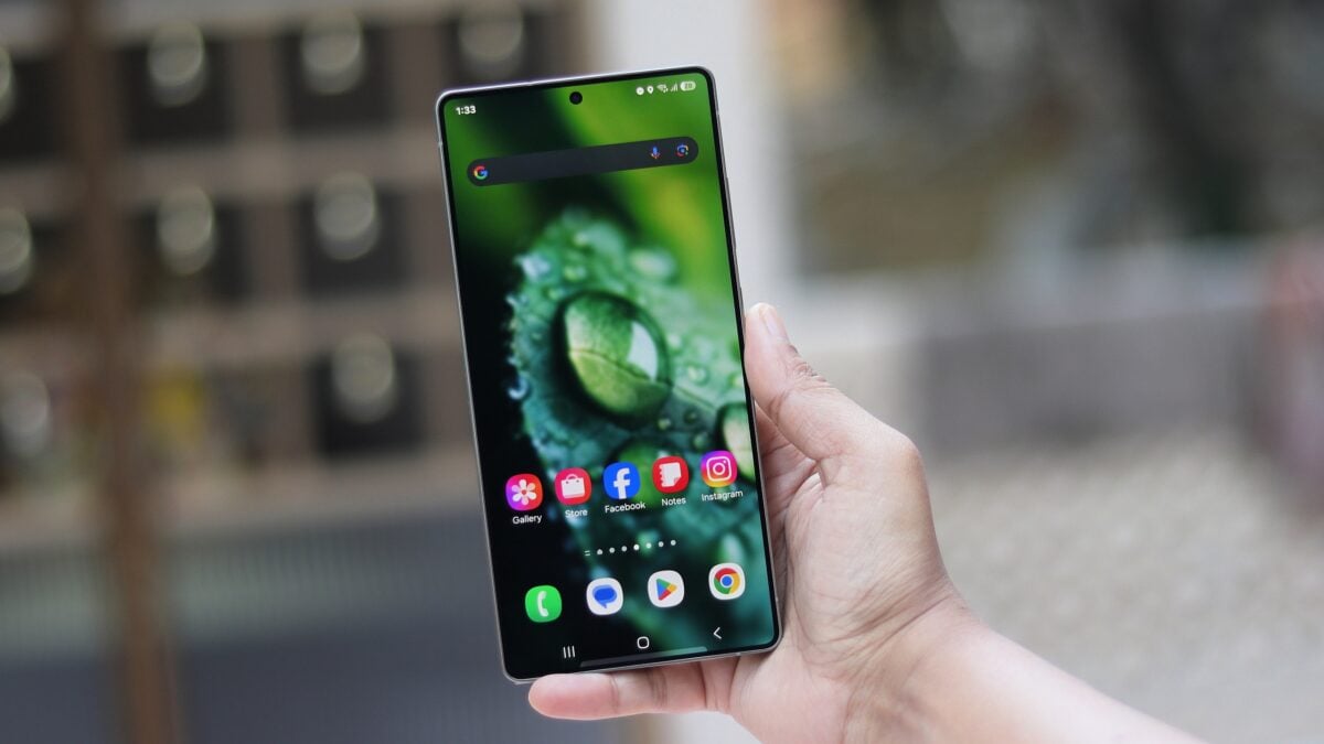 Practical Use Cases for Privacy Display in Daily Life - visual representation