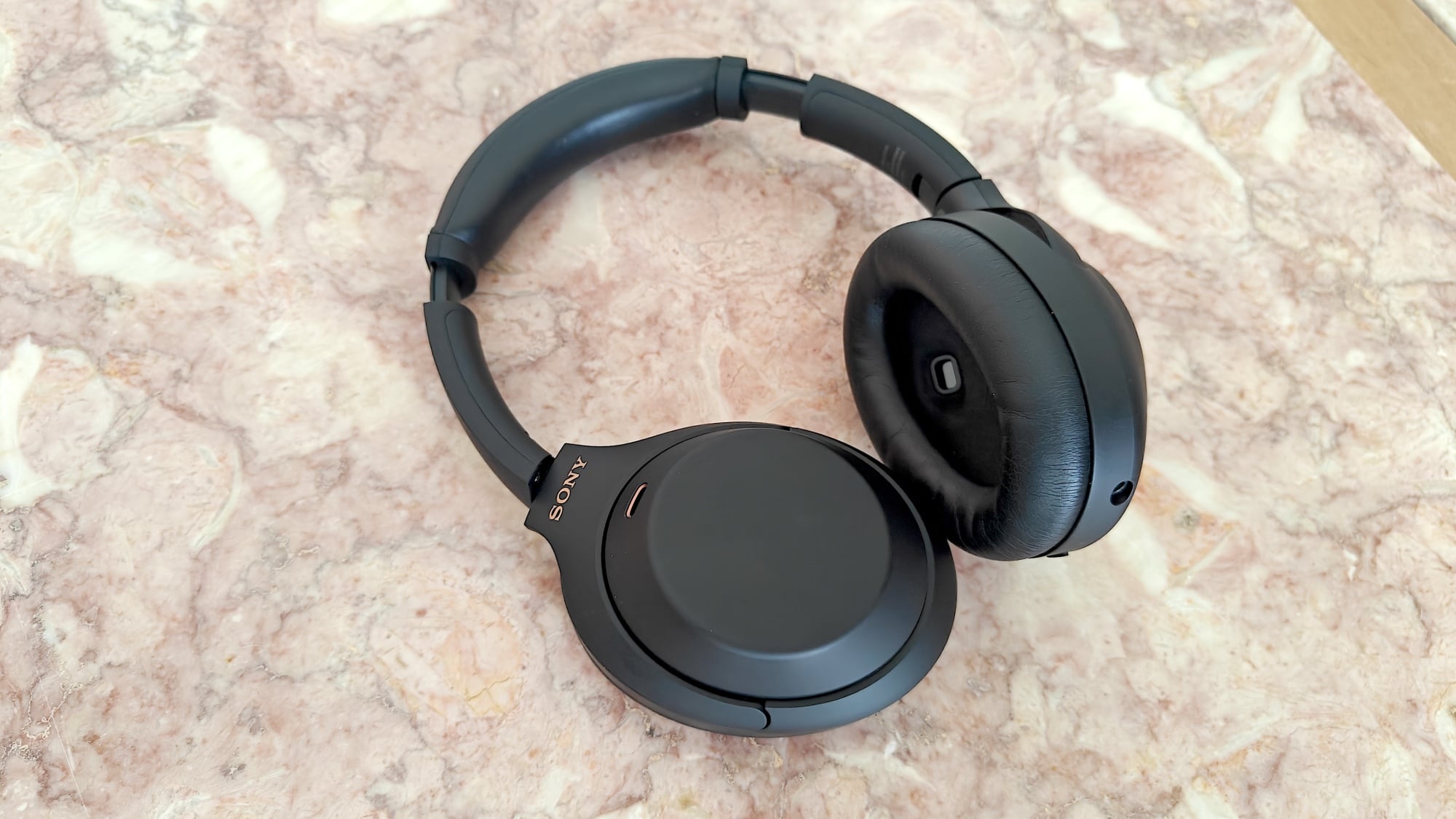 The Best Noise-Canceling Headphones at a Glance - visual representation