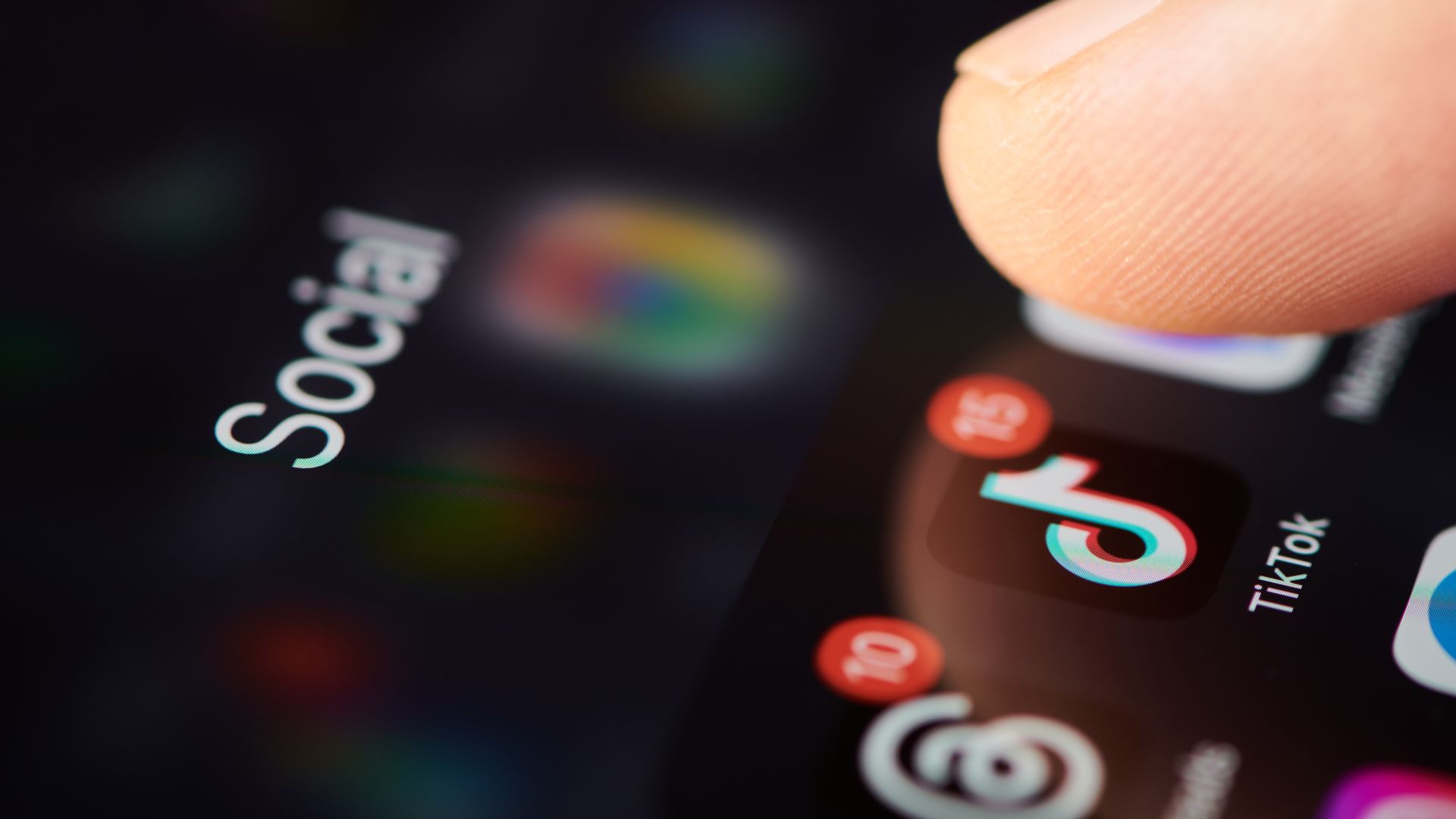 ‘Social media should be treated like tobacco’: health experts say the internet is just as bad as smoking for under-16s as UK government edges closer to introducing ban | TechRadar