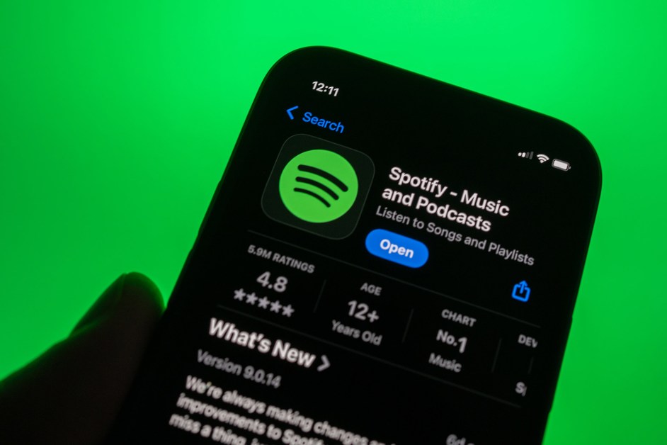 The Algorithmic Playlist Problem - visual representation