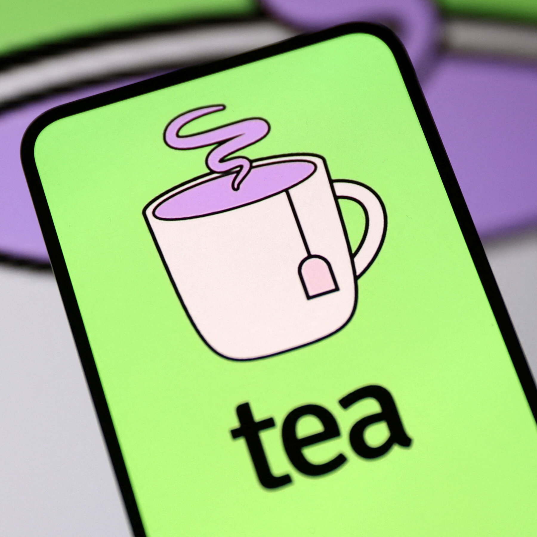 The Rival Apps: Tea On Her and the Gender Dynamics - visual representation