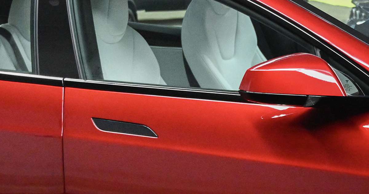 Timeline: When Did Tesla Know? - visual representation