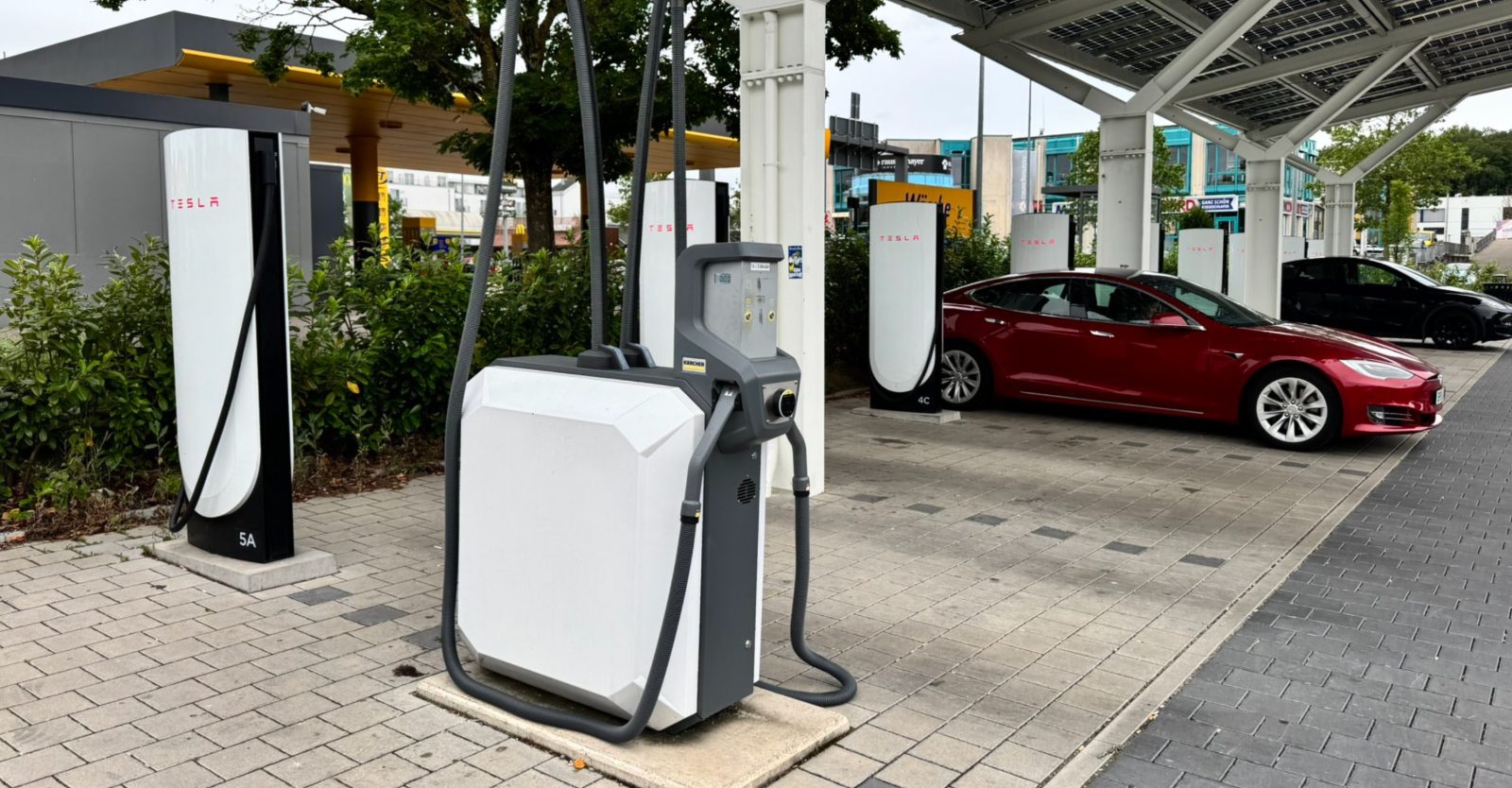 Why Vacuum Cleaners at Superchargers? - contextual illustration