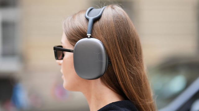 Future Trends in Headphone and Earbud Technology - visual representation