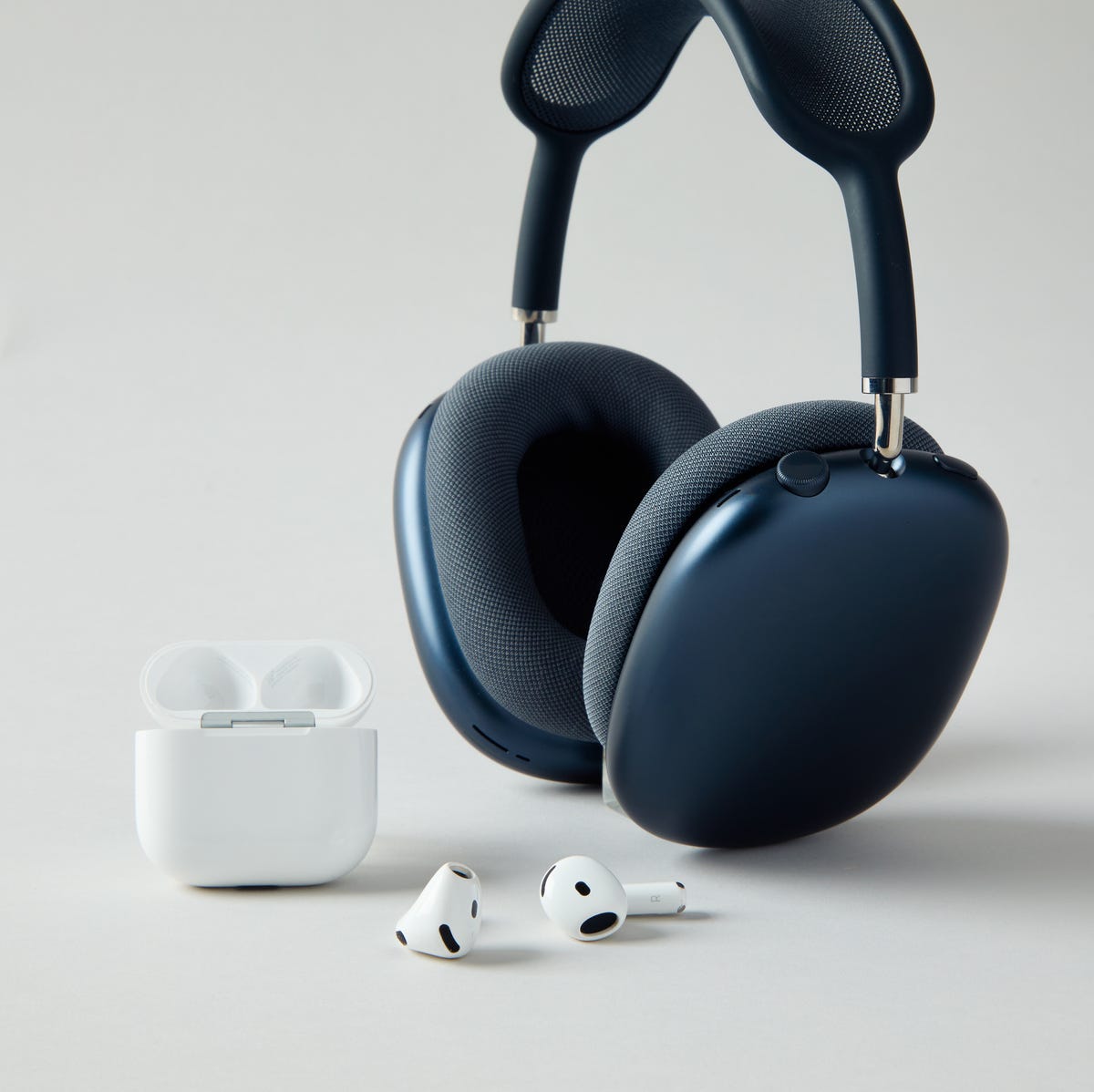 6. Sony WH-1000XM6 - visual representation