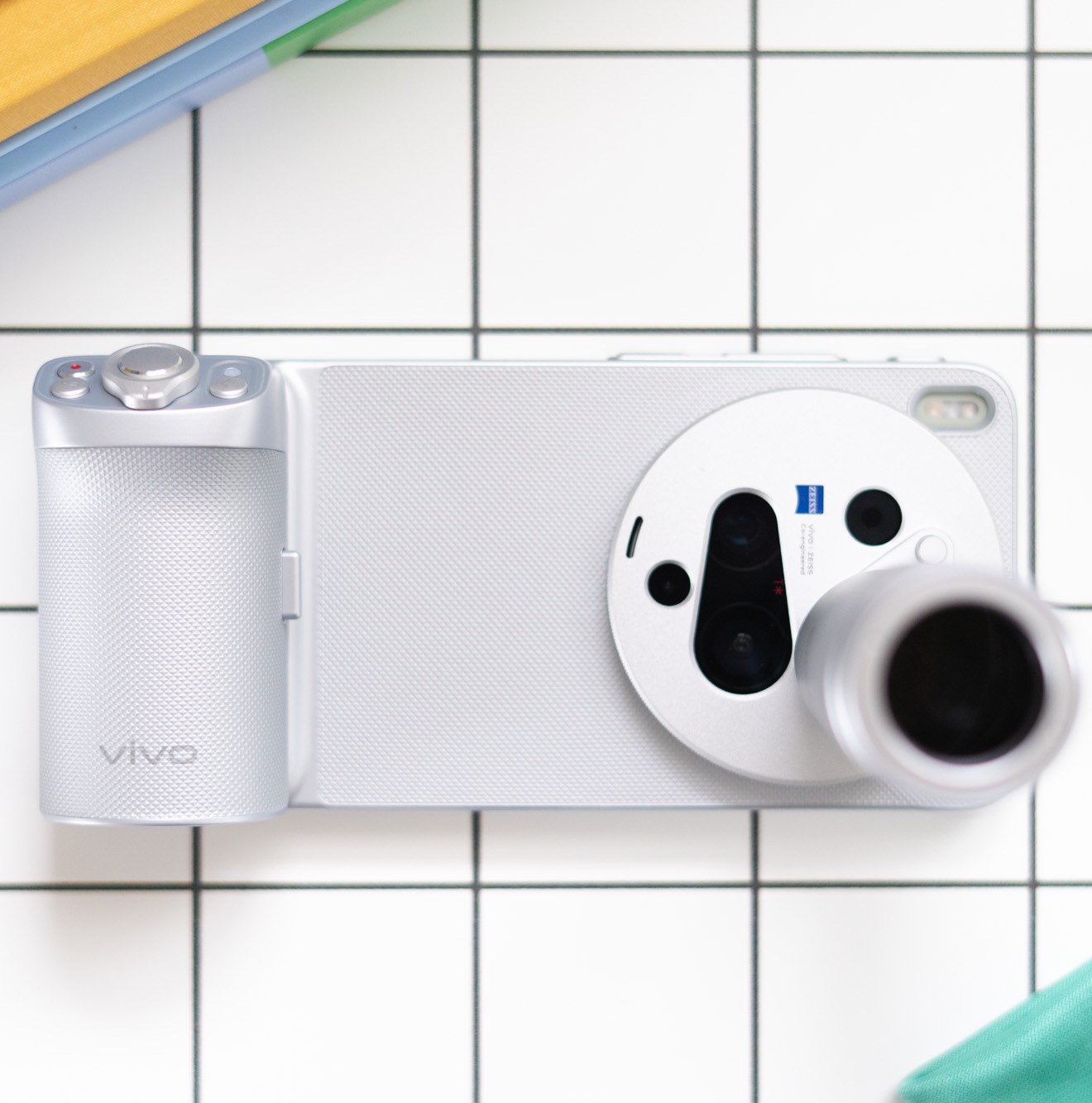 Implementation of Telephoto Lenses in Smartphones - visual representation