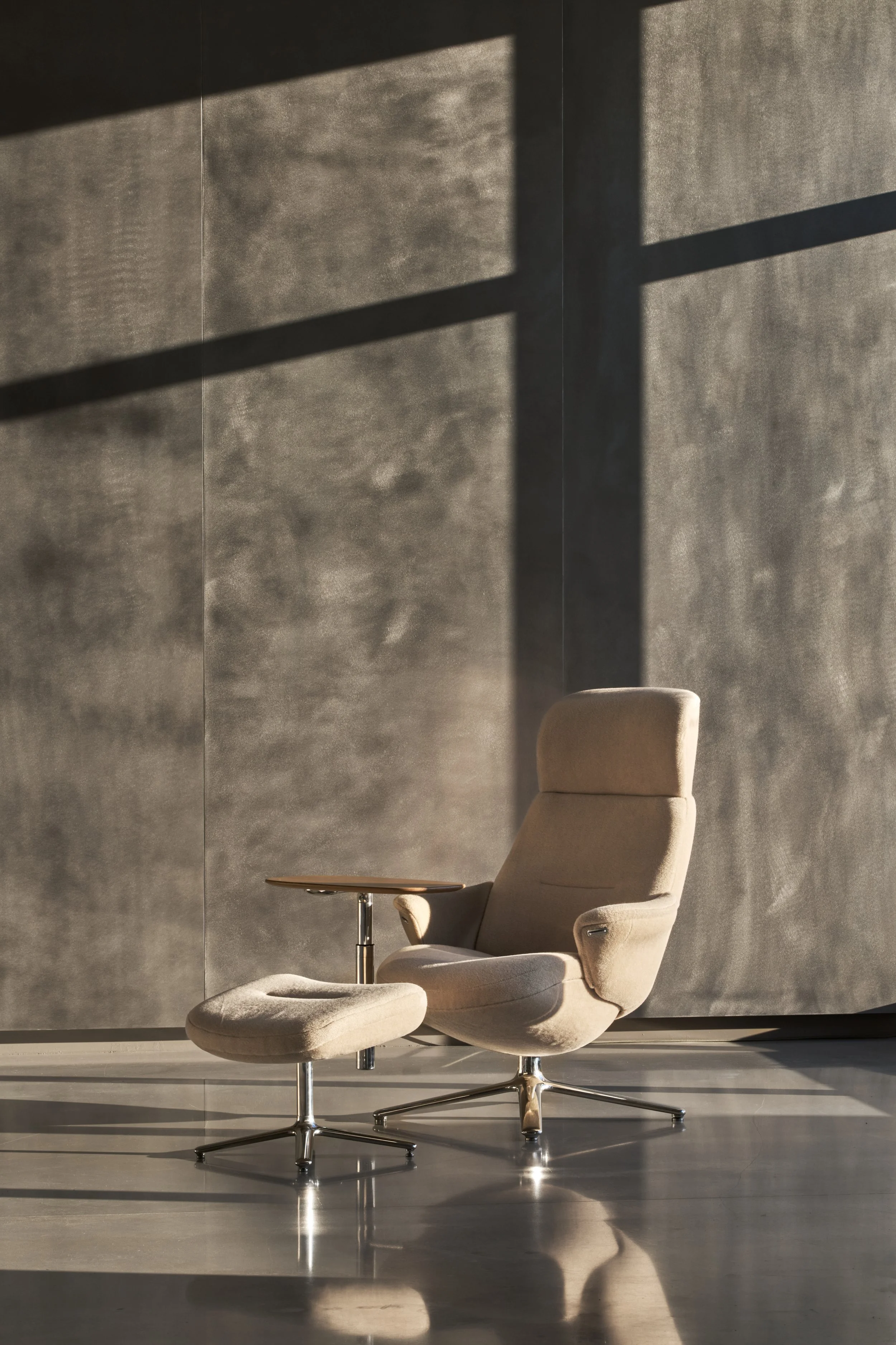 Humanscale's New Lounge Chair: A Deep Dive - contextual illustration