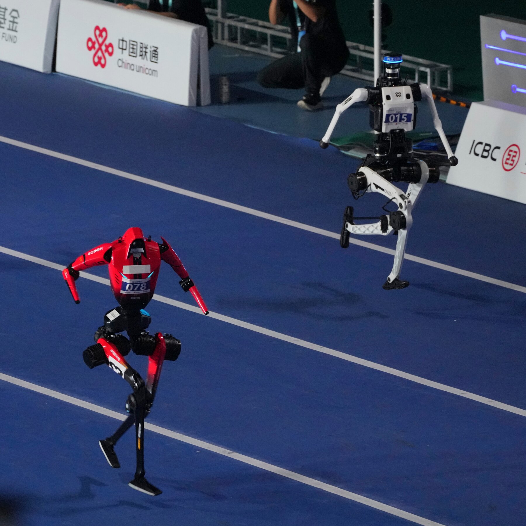 The Spectacle of Speed: Humanoids on Track - contextual illustration
