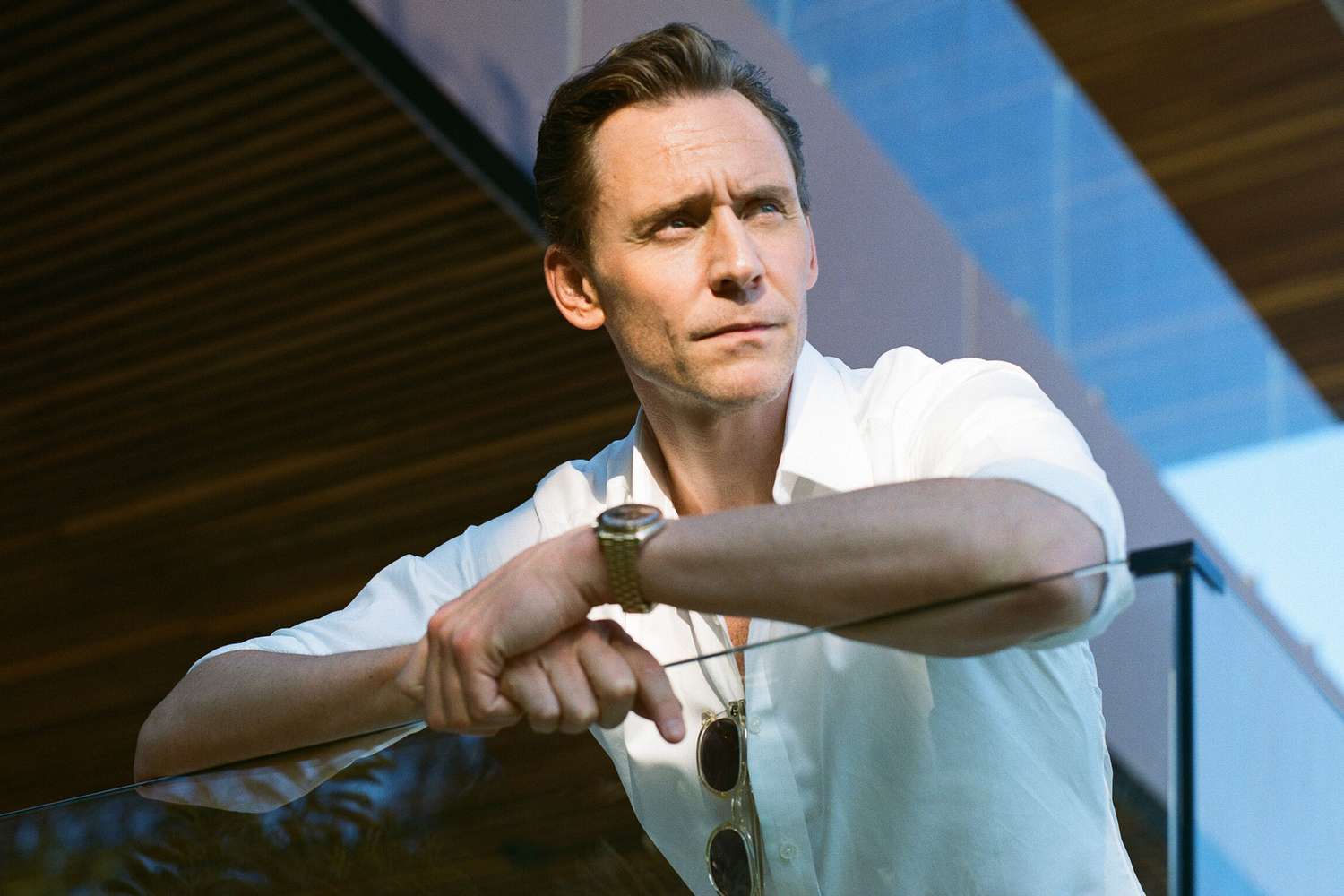 Tom Hiddleston Returns as Jonathan Pine - contextual illustration