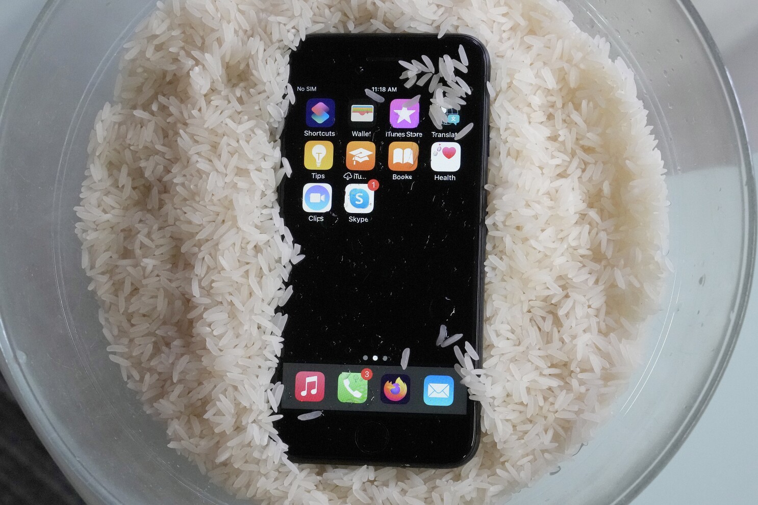 Modern Water-Resistant Phones: How Much Can They Actually Take? - visual representation