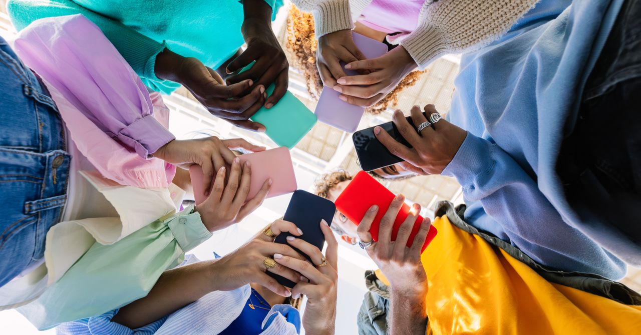 The UK Is Planning a Social Media Curfew for 16- and 17-Year-Olds | WIRED