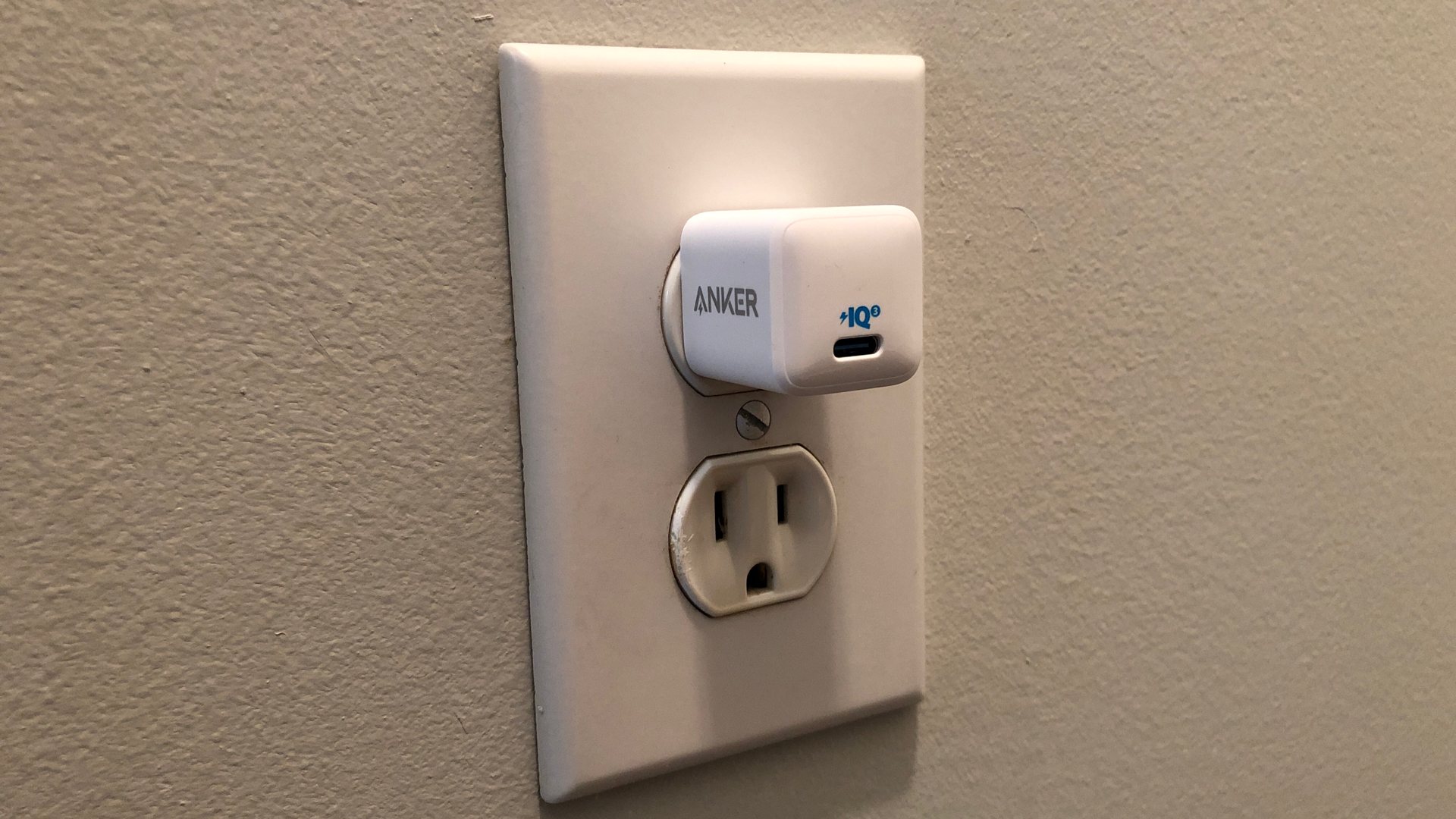 1. Anker Power Port III Nano - visual representation