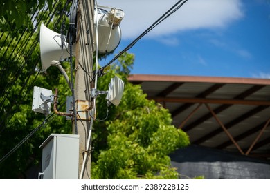 Expanding Coverage with Mesh Systems - visual representation