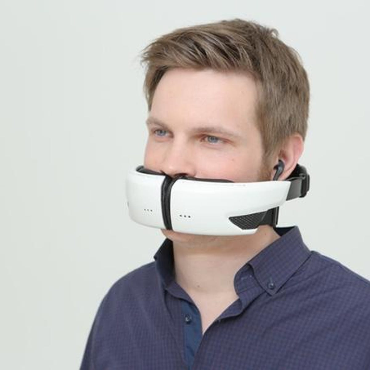 Seattle Ultrasonics' Ultrasonic Knife: Vibrating Your Food Apart - visual representation