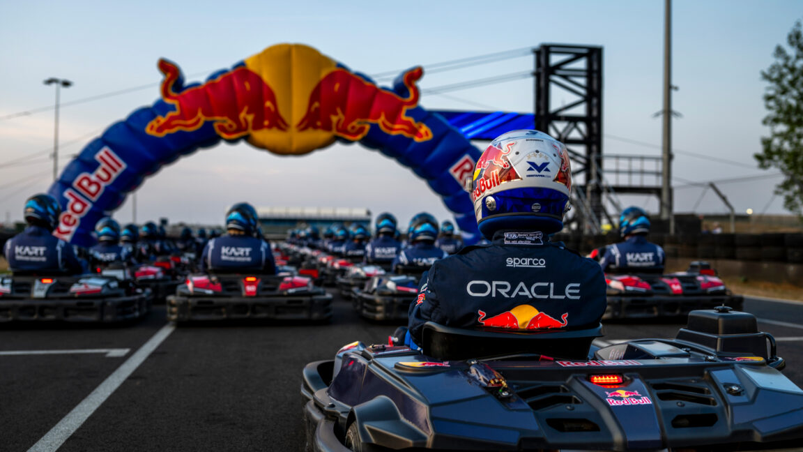 The world’s best racing driver is about to race 100 karts at once - Ars Technica