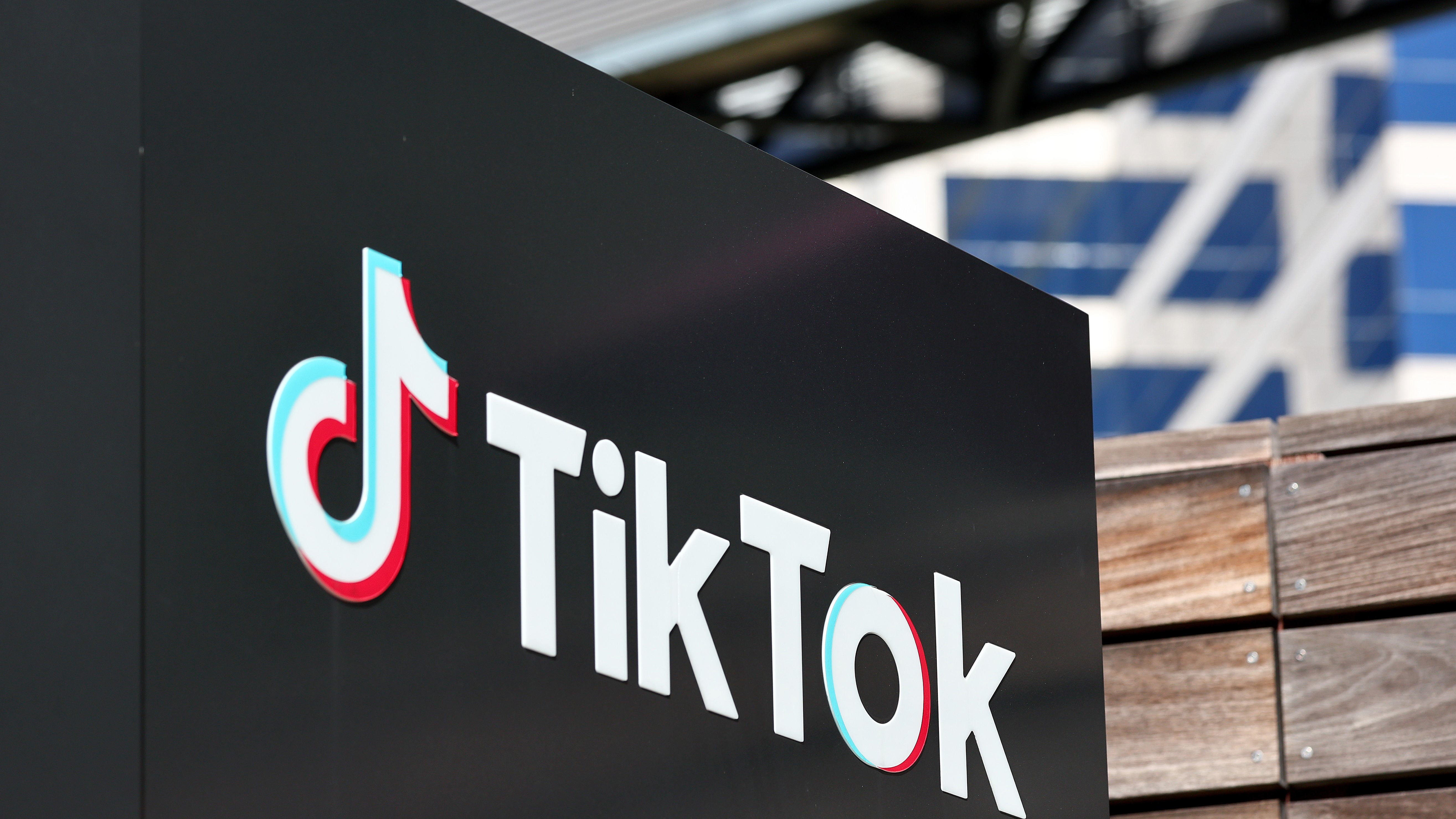 The Global Context: TikTok's Challenges Worldwide - visual representation