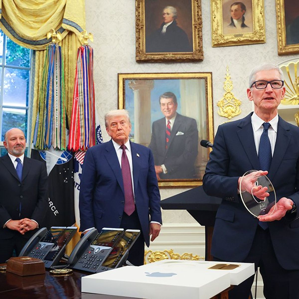 The Memo as Corporate Communication Art - visual representation