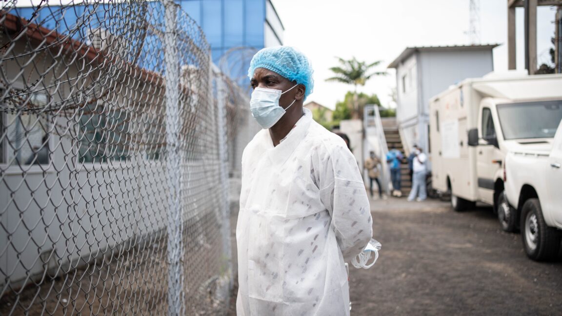 Trump admin didn't want Ebola-exposed Americans, sent them to Berlin, Prague - Ars Technica