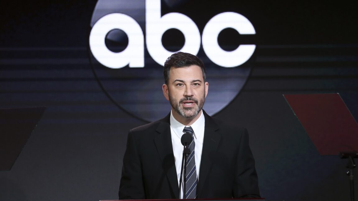 Trump FCC warns all broadcasters to follow orders or be punished like ABC - Ars Technica
