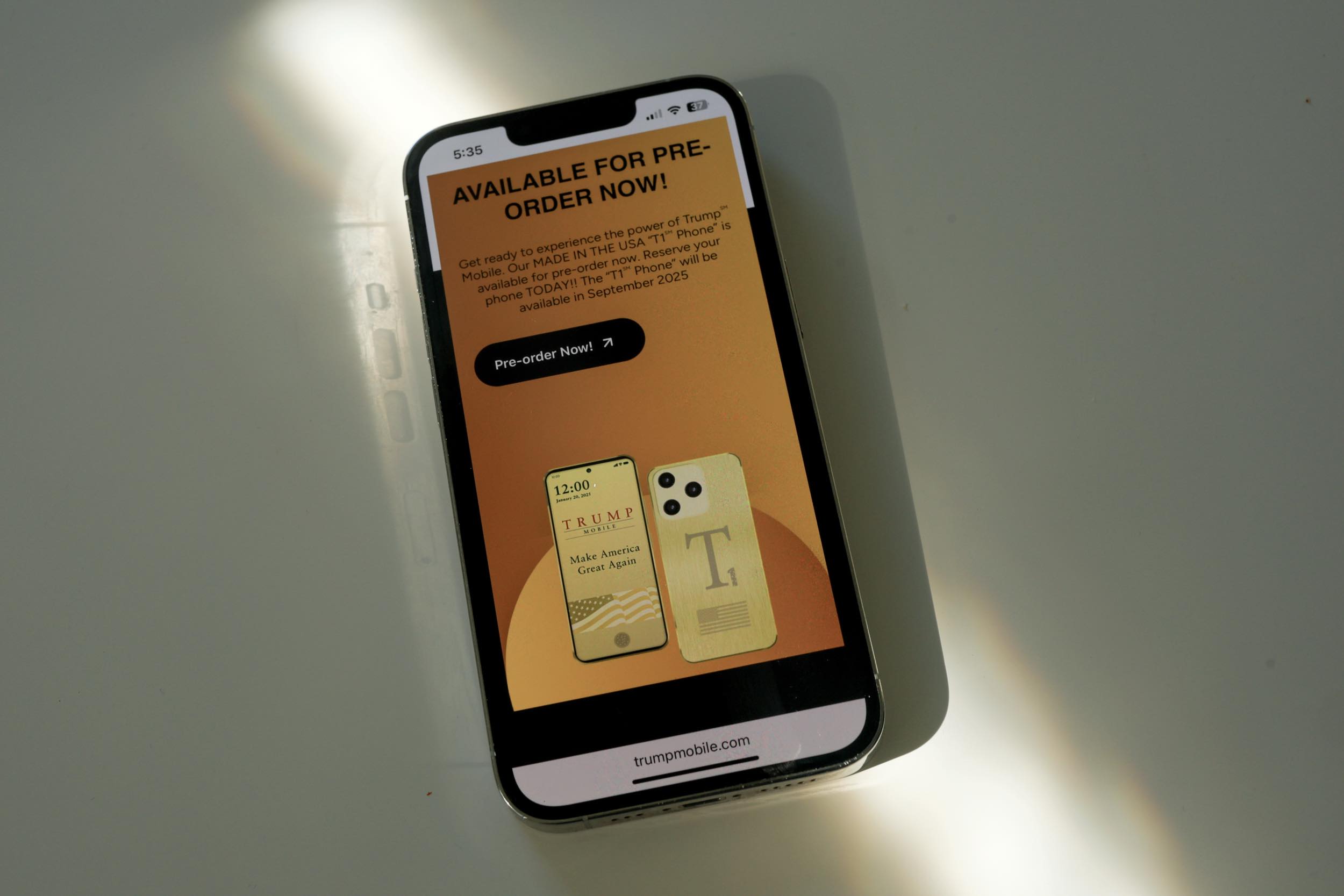 The Design Bait and Switch: iPhone to Samsung - visual representation