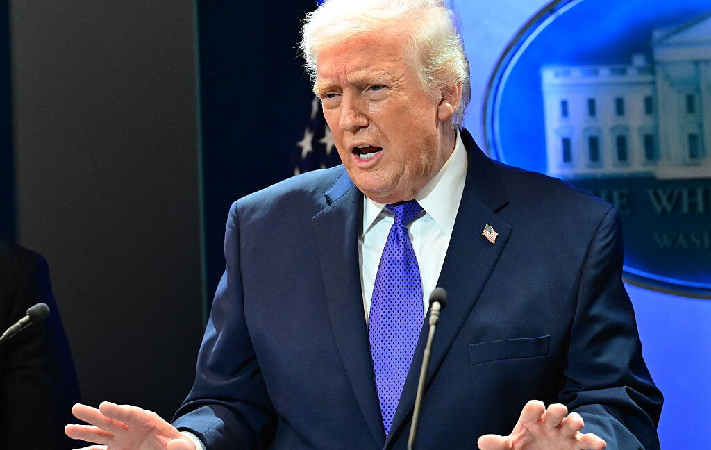 Trump’s 10% global tariff is illegal, court rules - Ars Technica