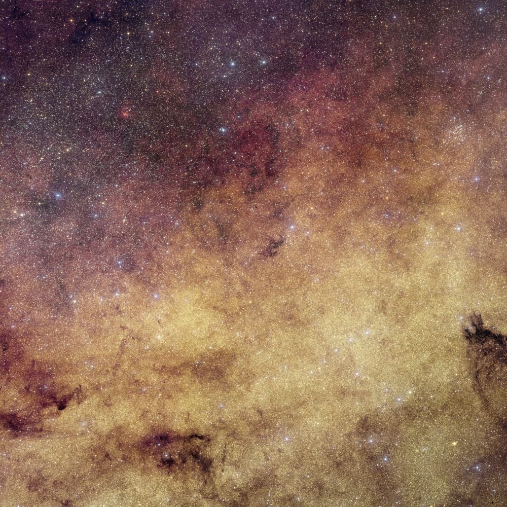 Capturing the Galactic Bulge: A Remarkable Feat - contextual illustration