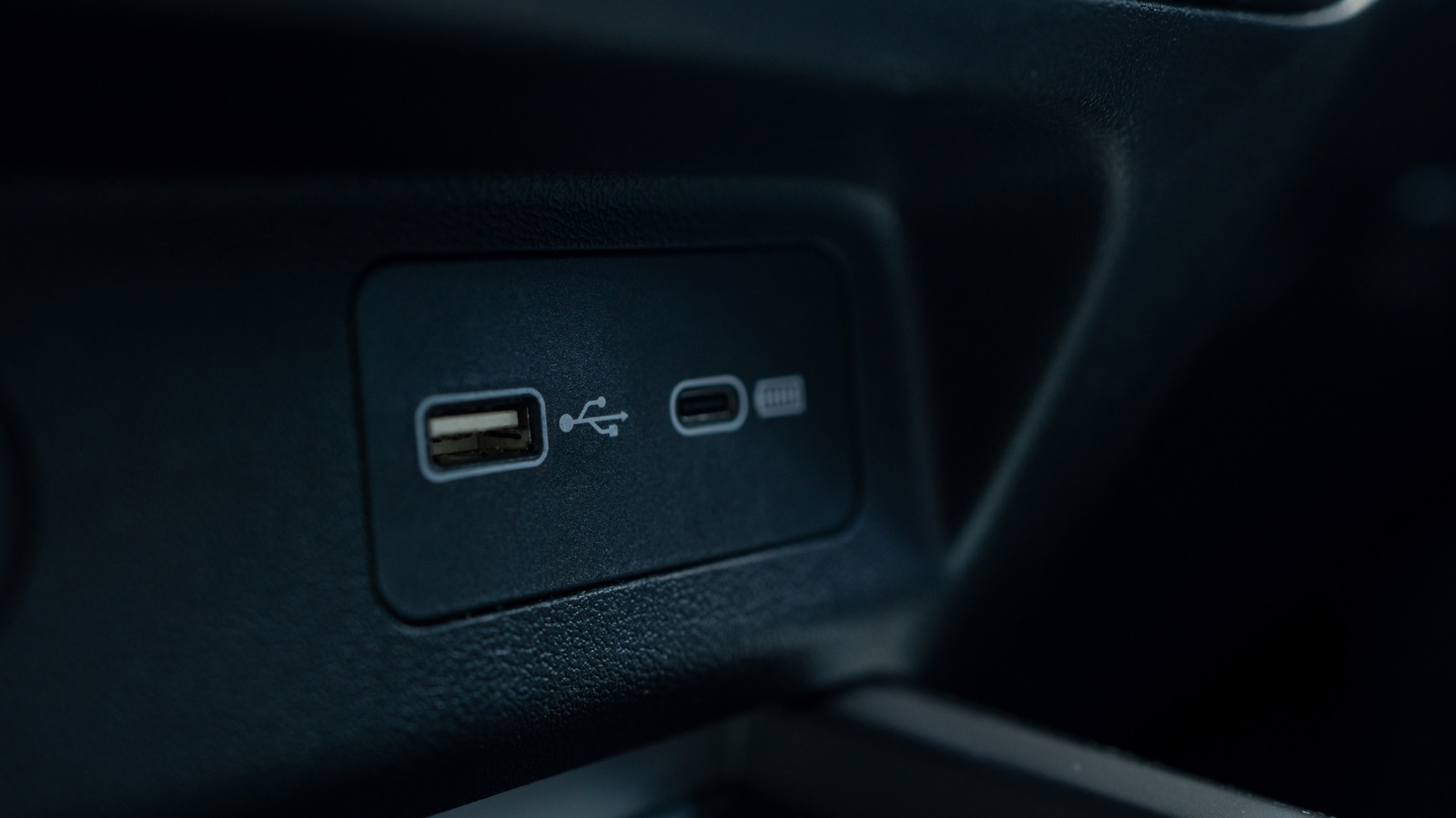 USB-A vs. USB-C: Understanding the Key Differences in 2025