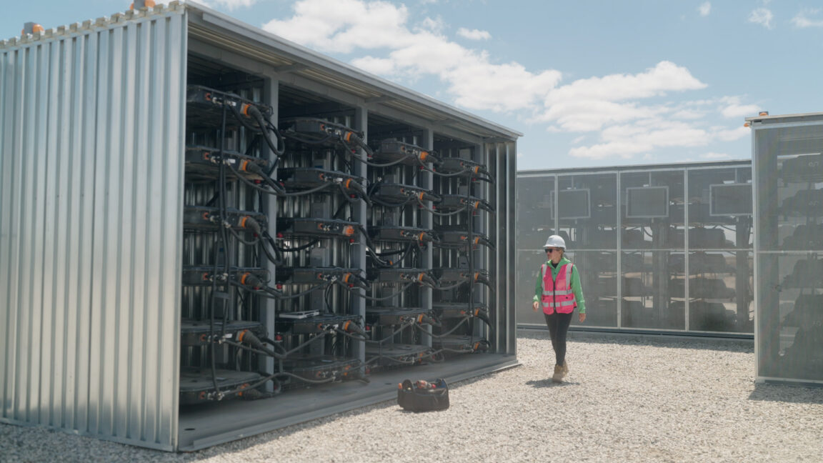 Used Waymo robotaxi batteries become backup storage for power grids - Ars Technica
