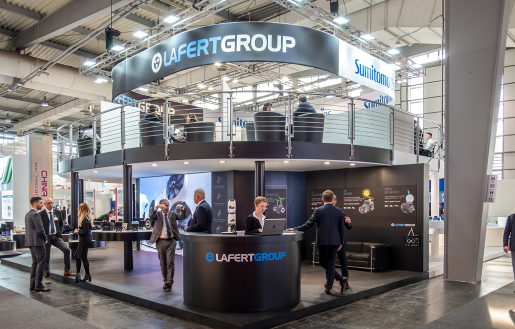 Competitive Positioning: How Vistaprint Compares - visual representation