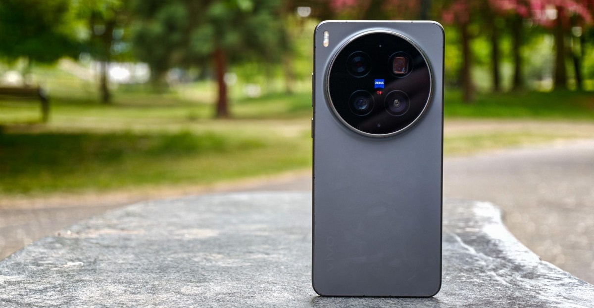Vivo’s X300 Ultra has the best cameras in any phone | The Verge