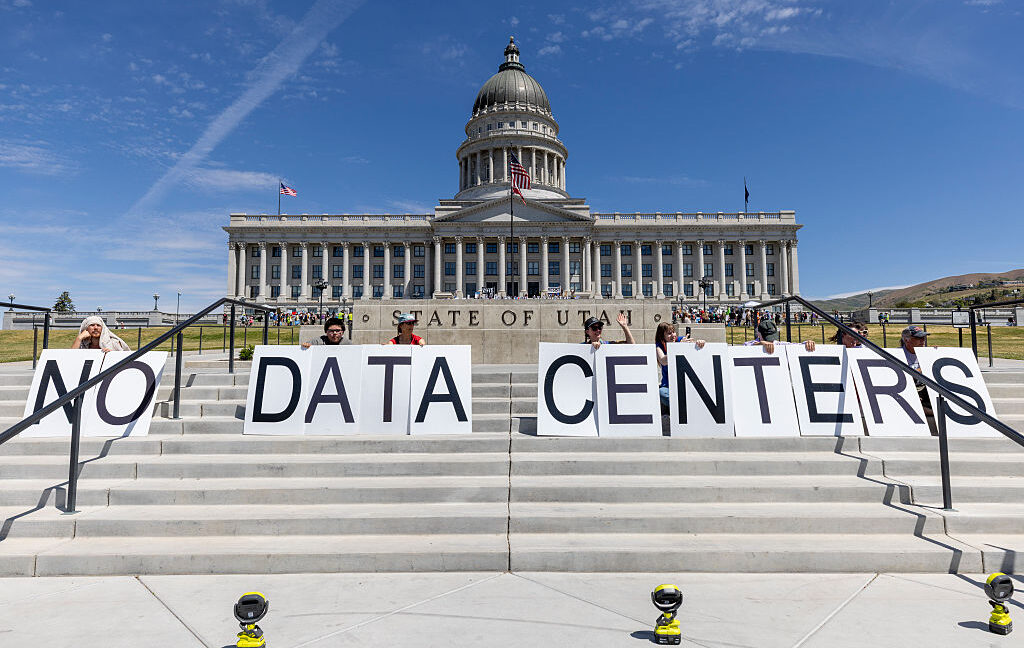 "We pissed off a lot of people": Giant data center plan cut 50% amid protests - Ars Technica