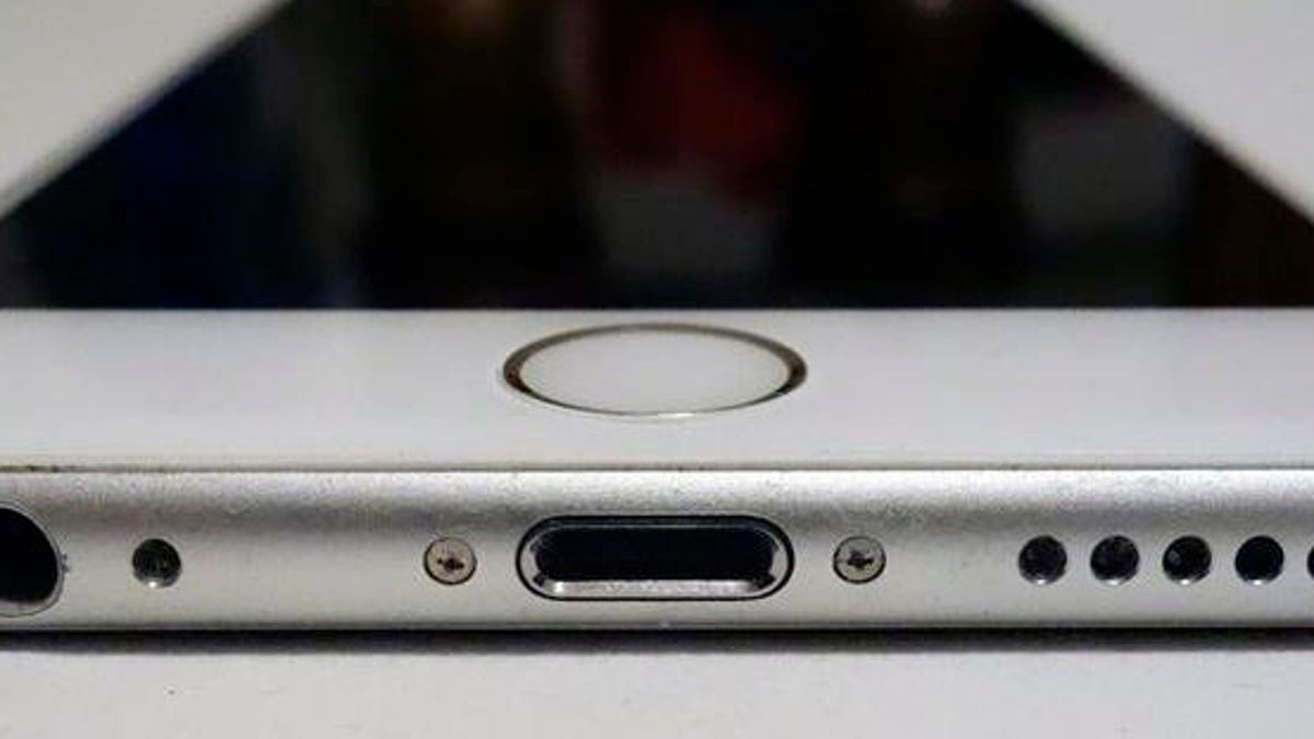A Brief History of the Headphone Jack on iPhone - visual representation