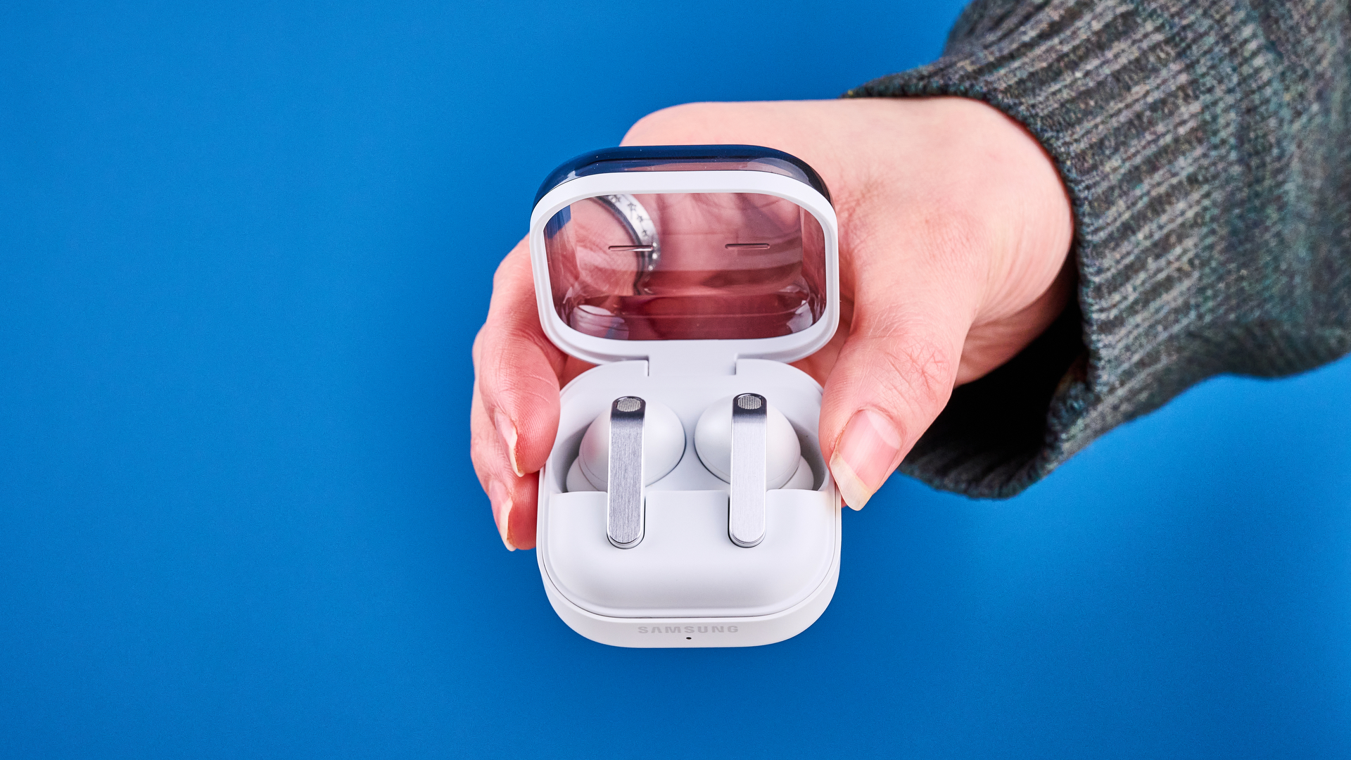 A Deeper Dive into the Galaxy Buds 4 Pro - visual representation