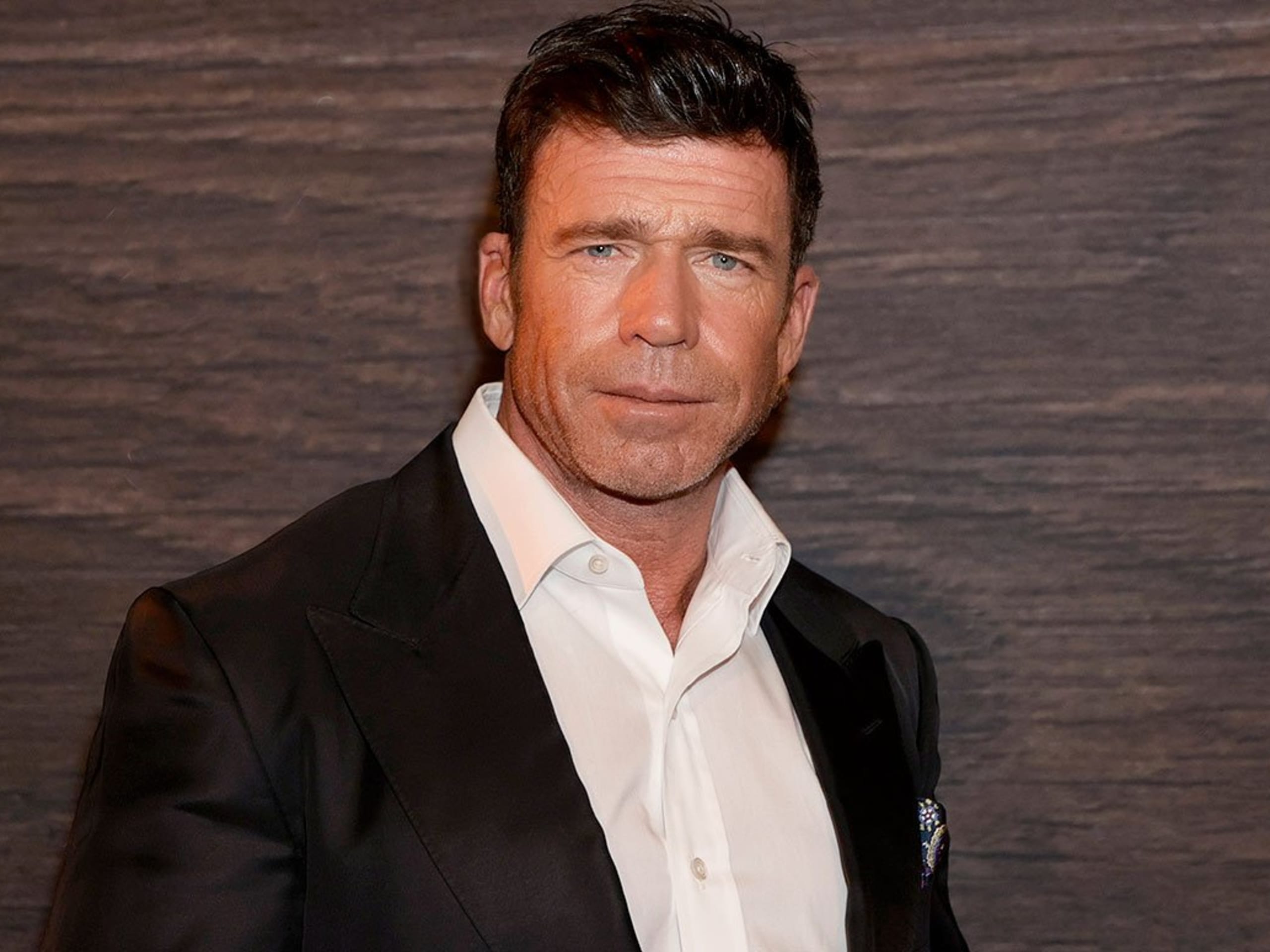 Behind the Scenes: The Making of a Masterpiece - visual representation