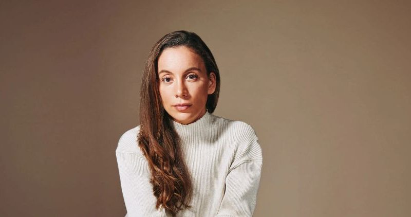 The Role of Timing: Being Early vs. Being Late - visual representation